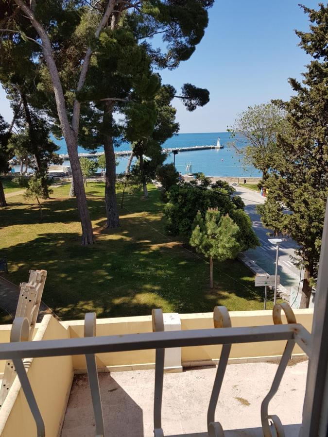 Nina Deluxe Superior 5 Star Apartment, Your Piece Of Heaven By The Sea & Park Novigrad Istria エクステリア 写真